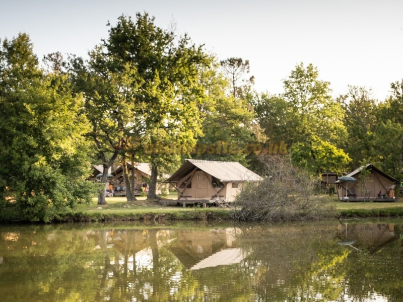 Camping Huttopia Lac De Luby