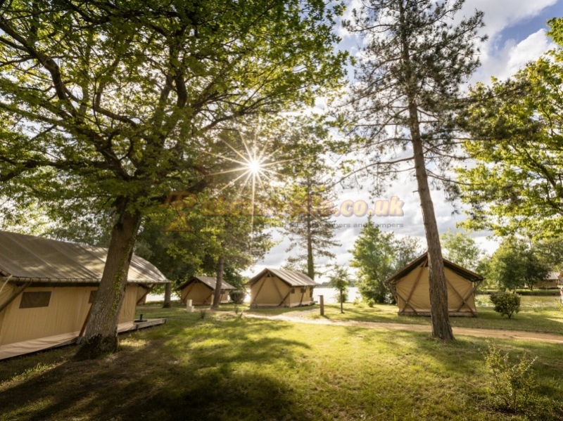 Camping Huttopia Lac De Luby