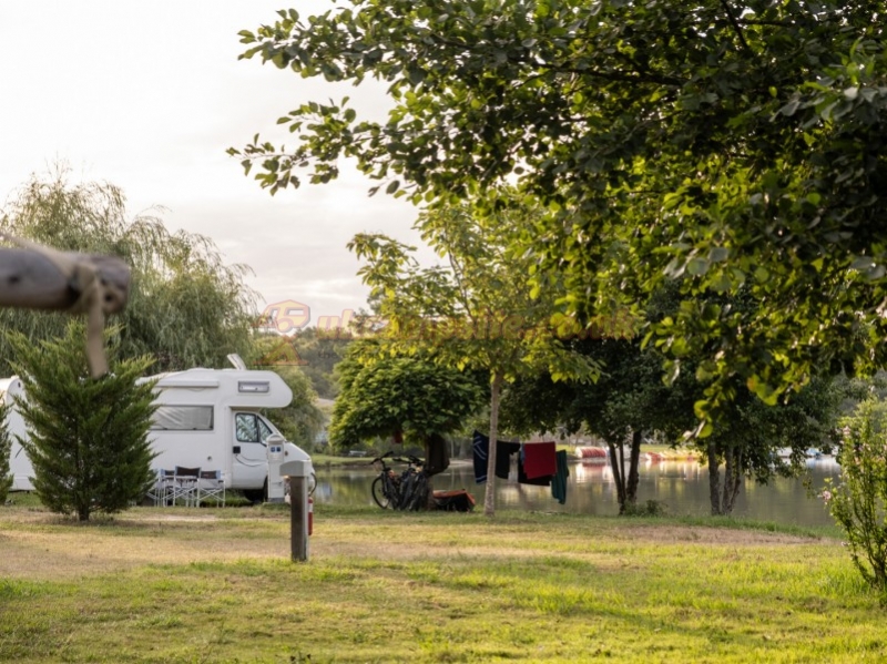Camping Huttopia Lac De Luby
