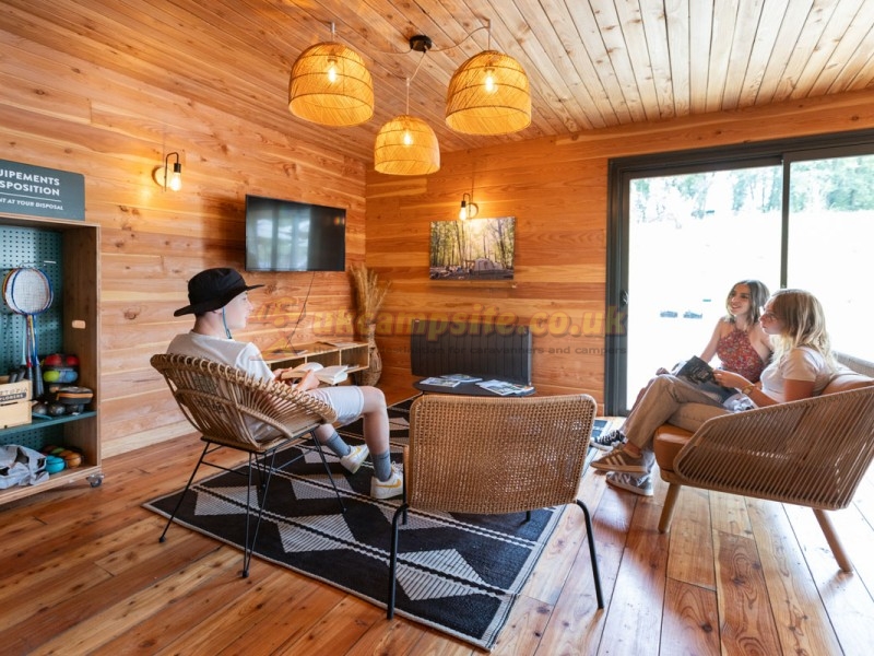 Camping Huttopia Pays De Cordes Sur Ciel