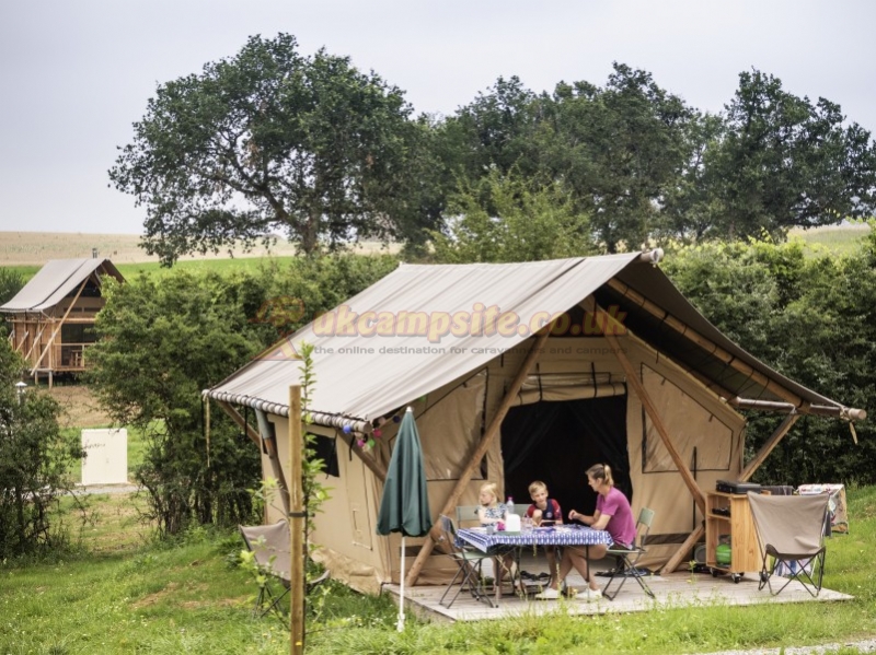 Camping Huttopia Pays De Cordes Sur Ciel