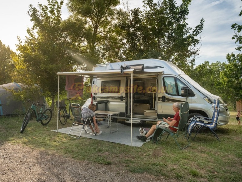 Camping Huttopia Pays De Cordes Sur Ciel