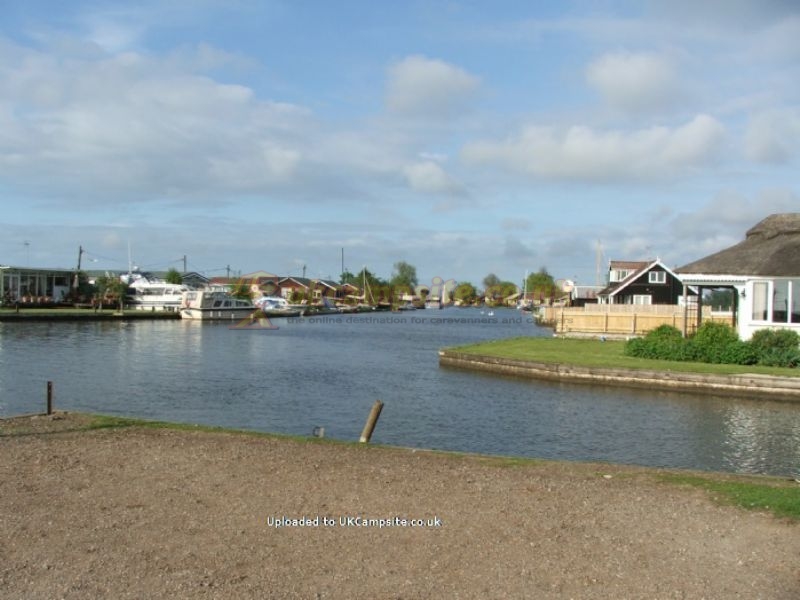 Willowcroft Camping And Caravan Park