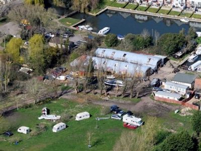 Loddon Marina Caravan And Camping