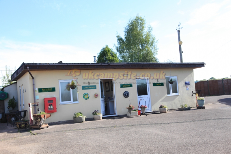 Pelerine Caravan And Camping Site