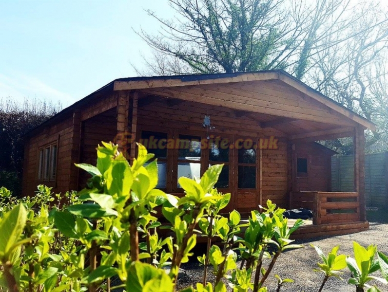 Pine Green Valley Caravan Park