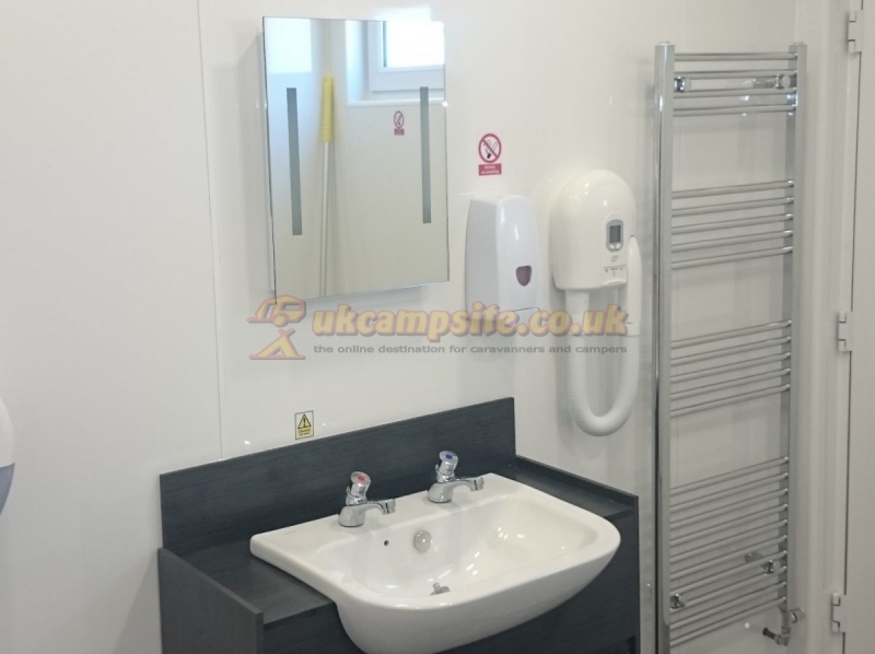 Belhaven Bay Caravan And Camping Park