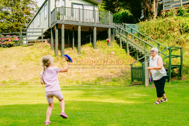 Lincomb Lock Caravan Park