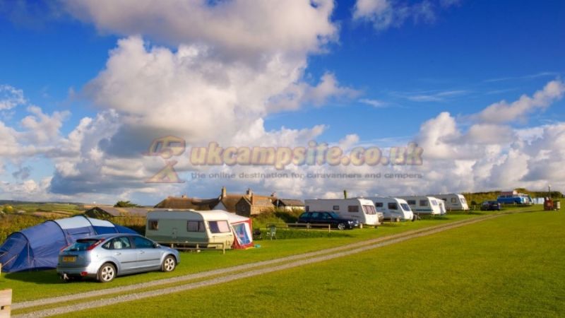 Upper Lynstone Camping And Caravan Park