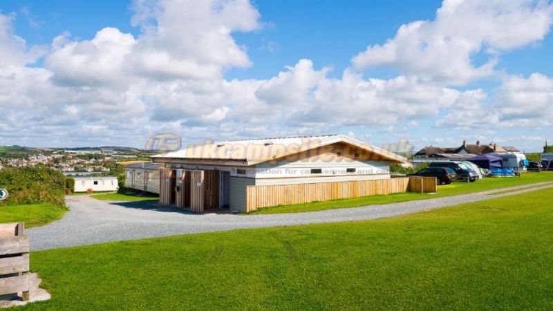 Upper Lynstone Camping And Caravan Park