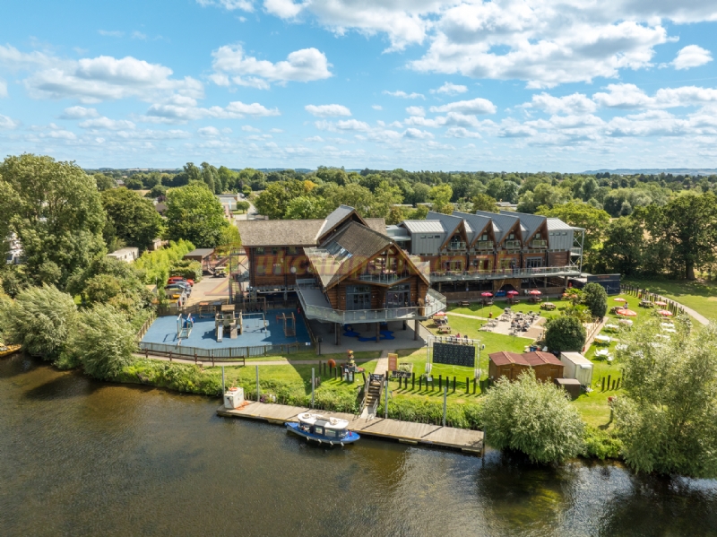 Stratford Parks Riverside Holidays