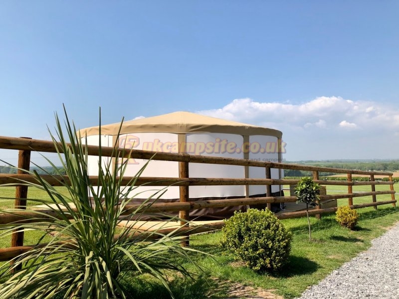 Three Cliffs Bay Caravan And Camping Site
