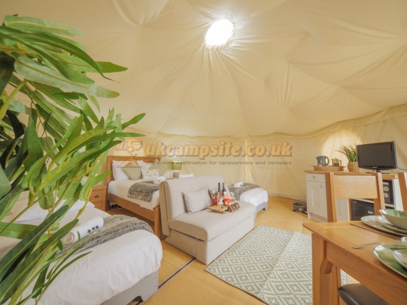 Three Cliffs Bay Caravan And Camping Site