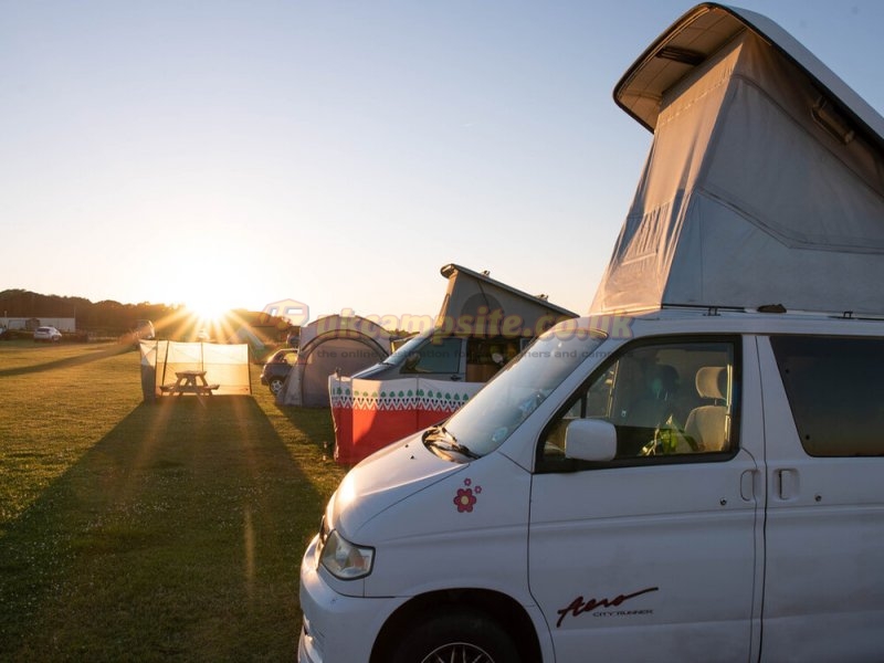 Three Cliffs Bay Caravan And Camping Site
