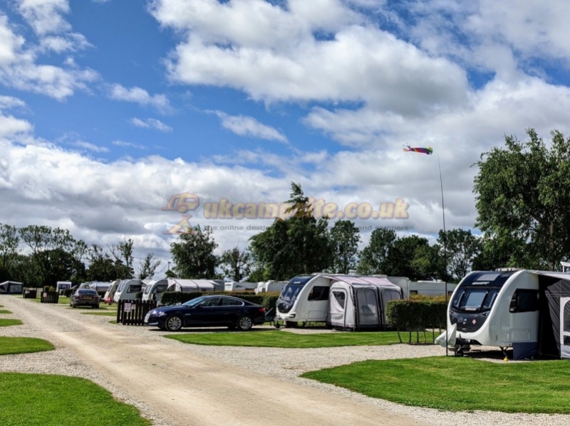 Black Bull Caravan Park