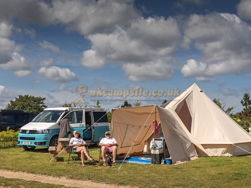 Deepdale Camping And Rooms