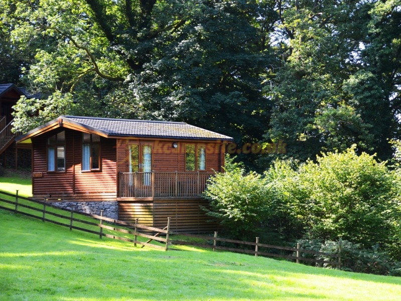 Hill Of Oaks Lodge And Caravan Park
