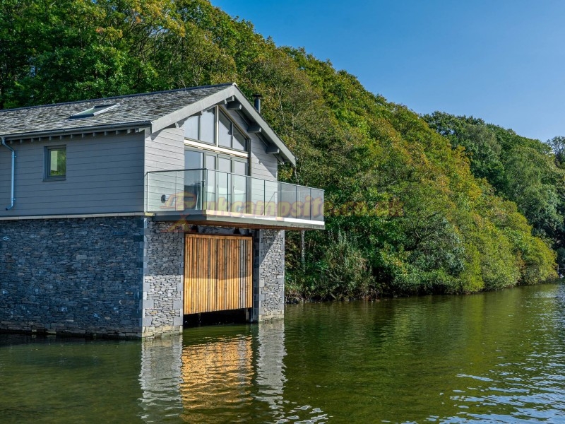 Hill Of Oaks Lodge And Caravan Park