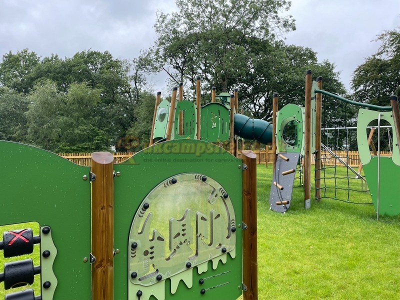 Hill Of Oaks Lodge And Caravan Park