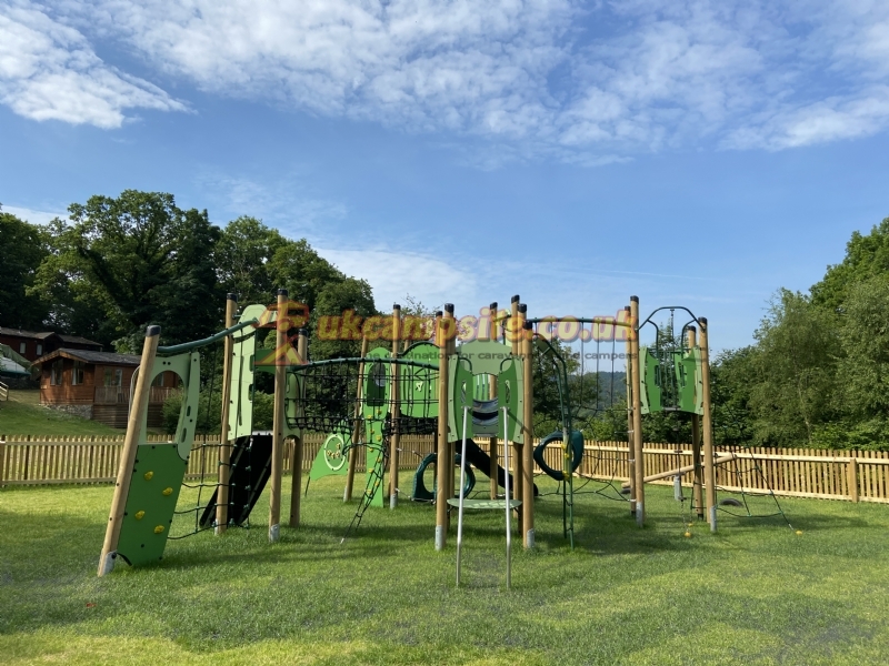 Hill Of Oaks Lodge And Caravan Park
