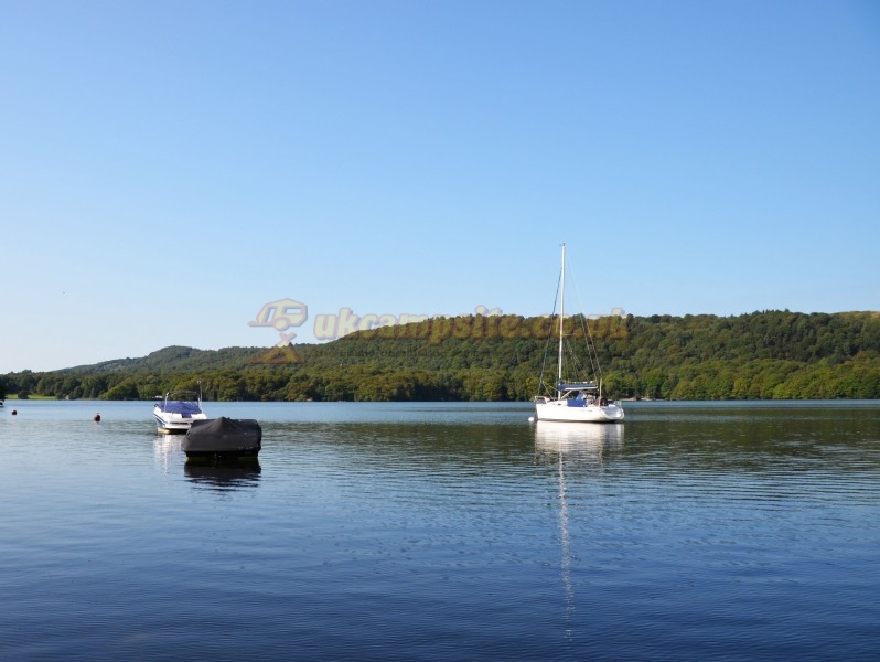 Hill Of Oaks Lodge And Caravan Park