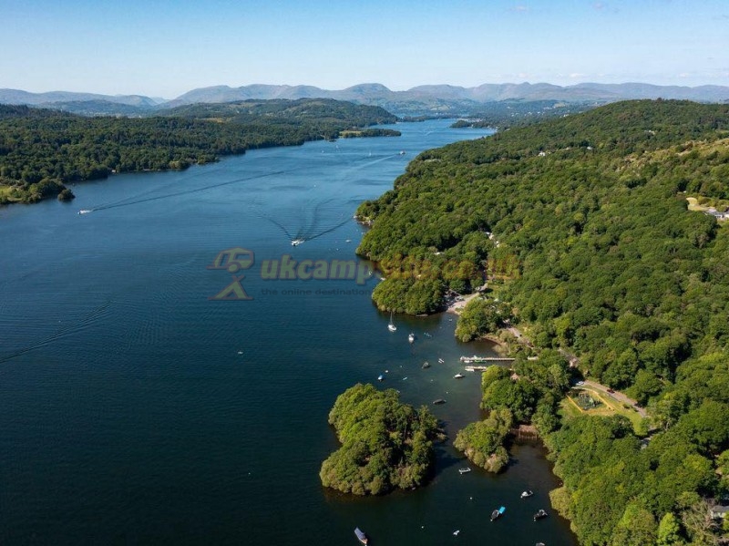 Hill Of Oaks Lodge And Caravan Park