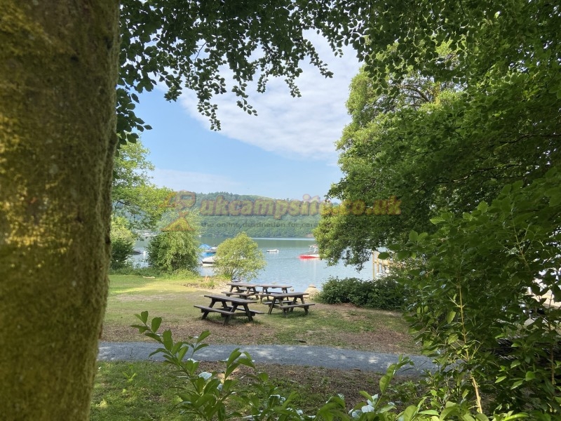 Hill Of Oaks Lodge And Caravan Park