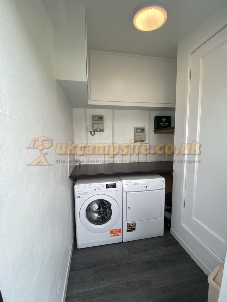 Riverside Caravan And Camping Park