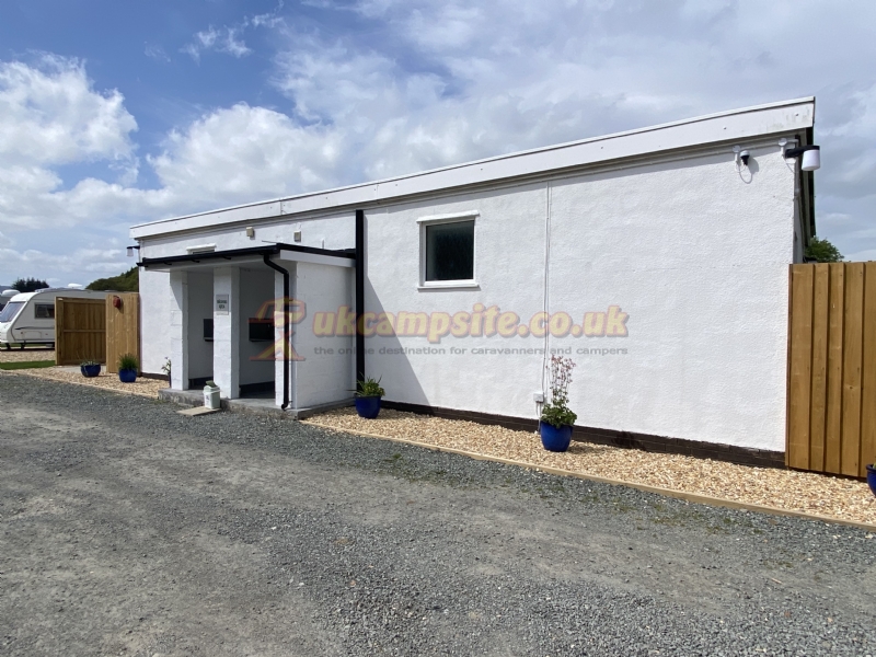 Riverside Caravan And Camping Park