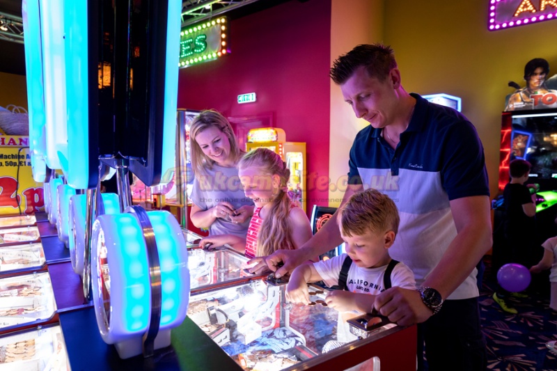 Dovercourt Holiday Park (PHolsUK)