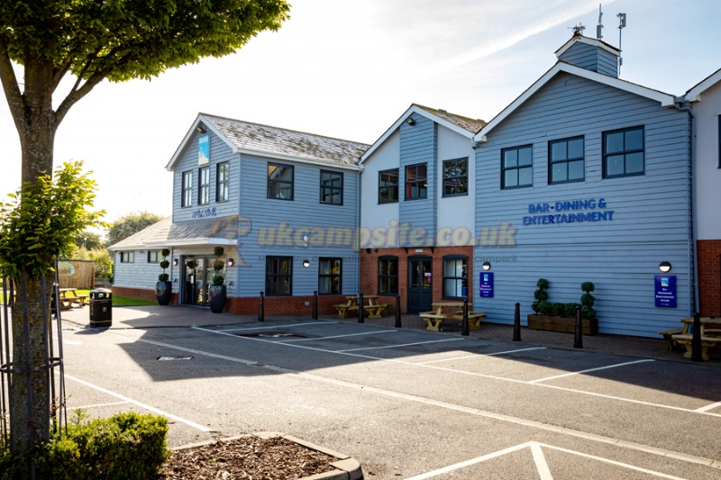 Dovercourt Holiday Park (PHolsUK)