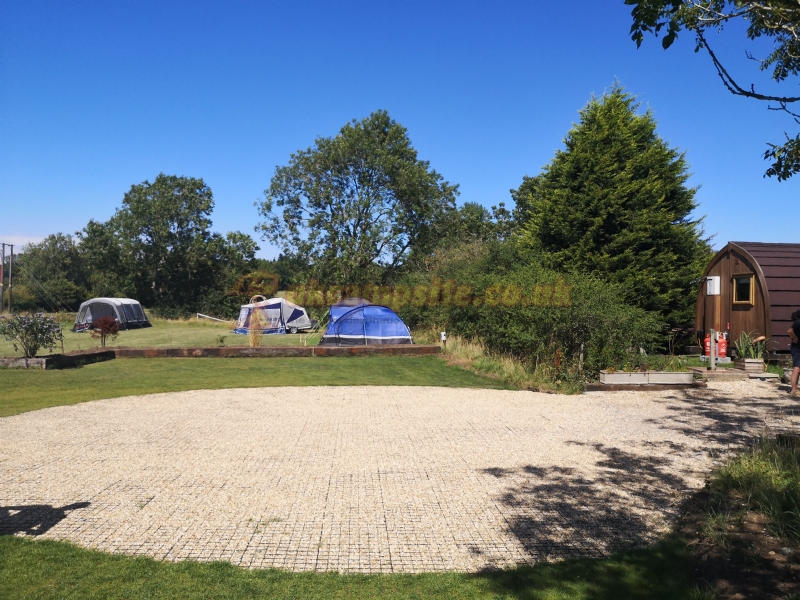 The Three Horseshoes