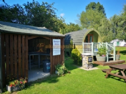 The Three Horseshoes