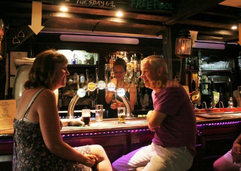 The Three Horseshoes