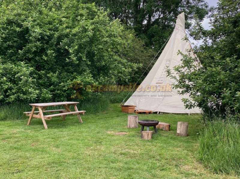 White House Farm Glamping