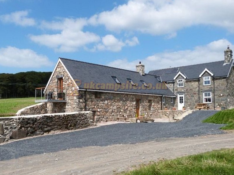 Cae Du Campsite