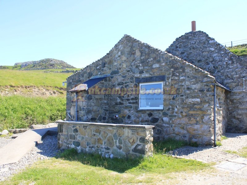 Cae Du Campsite
