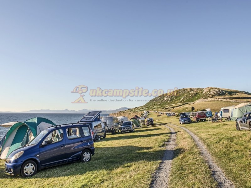 Cae Du Campsite