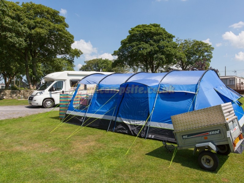 Llys Derwen Caravan And Camping Site