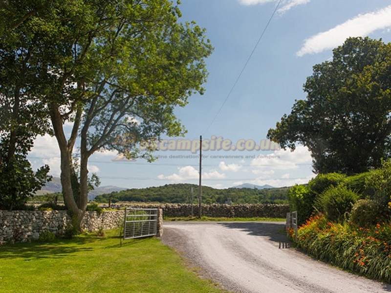 Llys Derwen Caravan And Camping Site