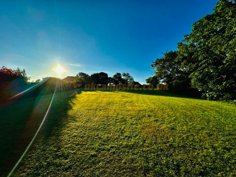 Llys Derwen Caravan And Camping Site