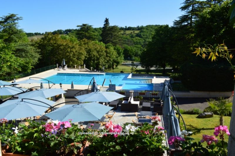 Chateau De Lacomte Country Club