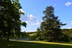 Chateau De Lacomte Country Club