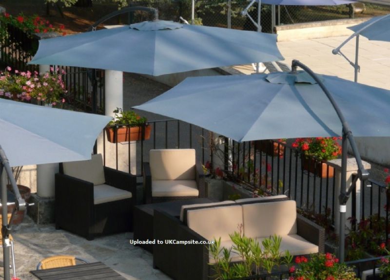Chateau De Lacomte Country Club