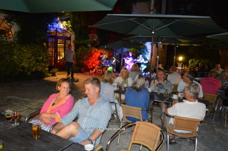 Chateau De Lacomte Country Club