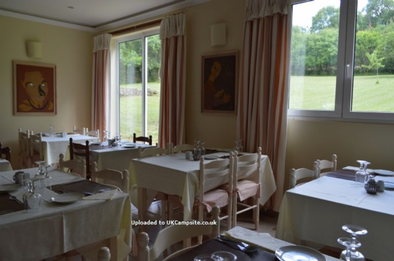 Chateau De Lacomte Country Club