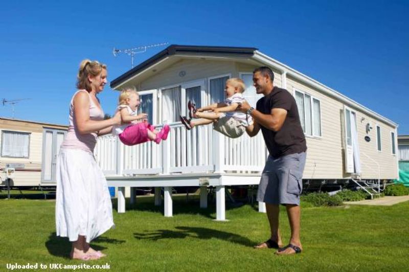 Winchelsea Sands Holiday Park (PHolsUK)