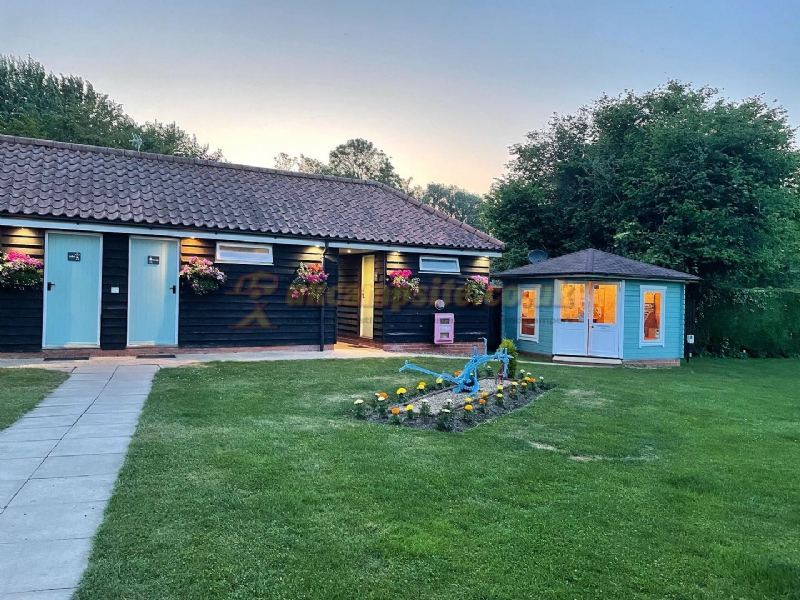 Run Cottage Touring Park