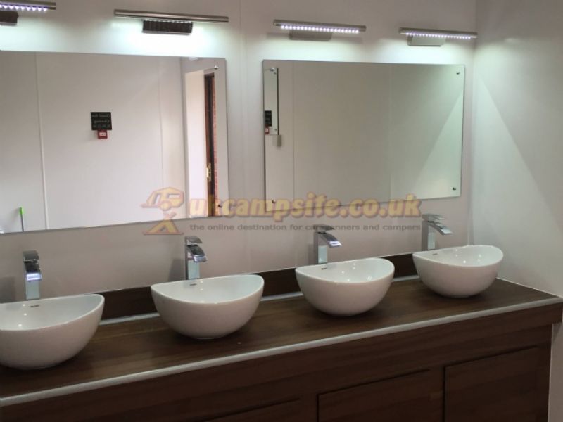 Hill Cottage Farm Camping And Caravan Park