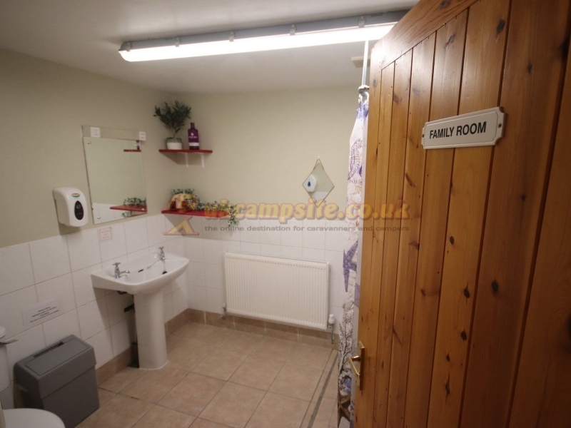 Hutton Le Hole Caravan Park